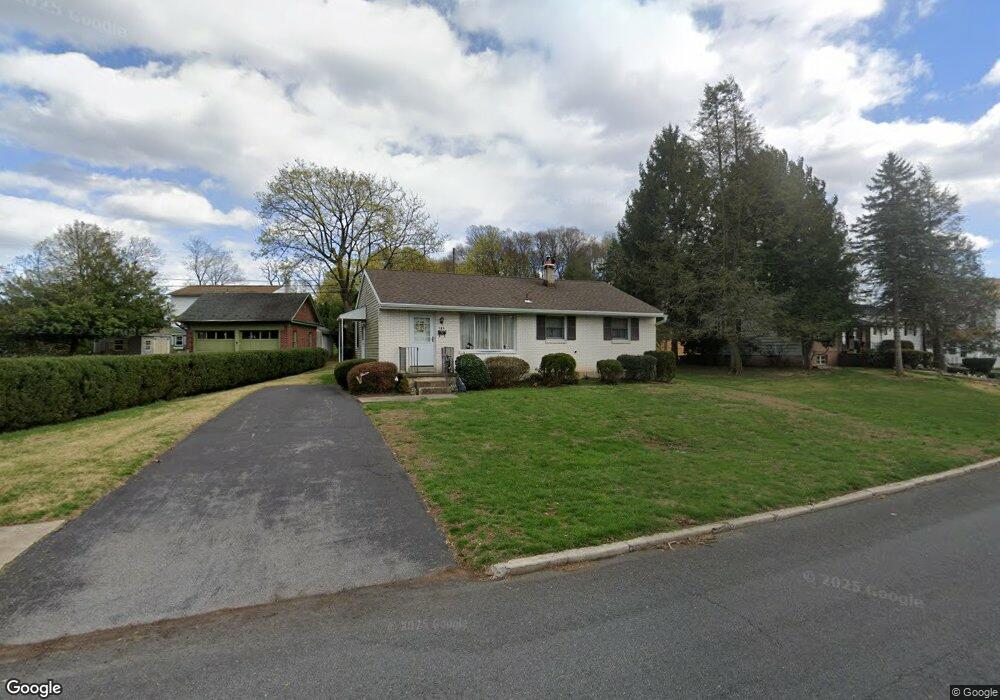 121 W 36th St, Reading, PA 19606 - photo 1