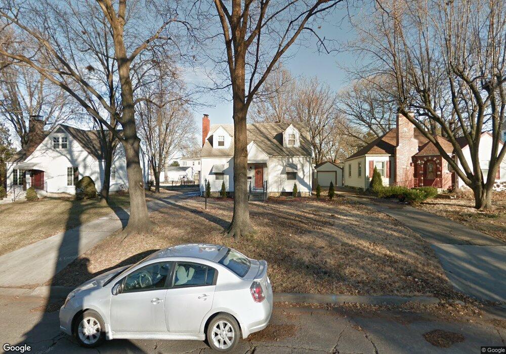 1108 SW Wayne Ave, Topeka, KS 66604 - photo 1