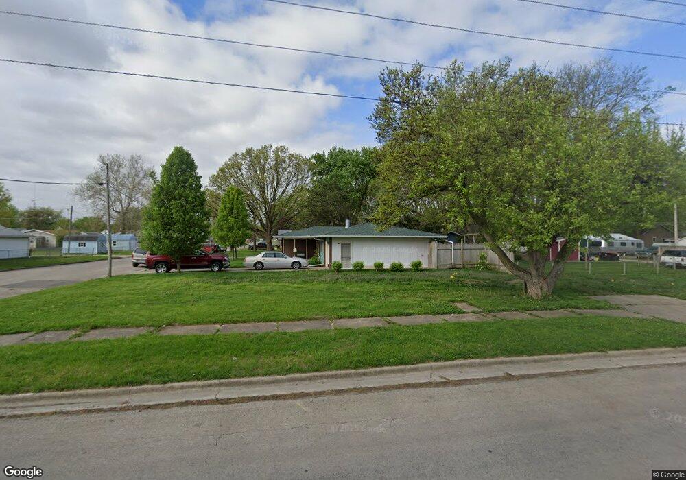 1431 Tremont St, Lincoln, IL 62656 - photo 1