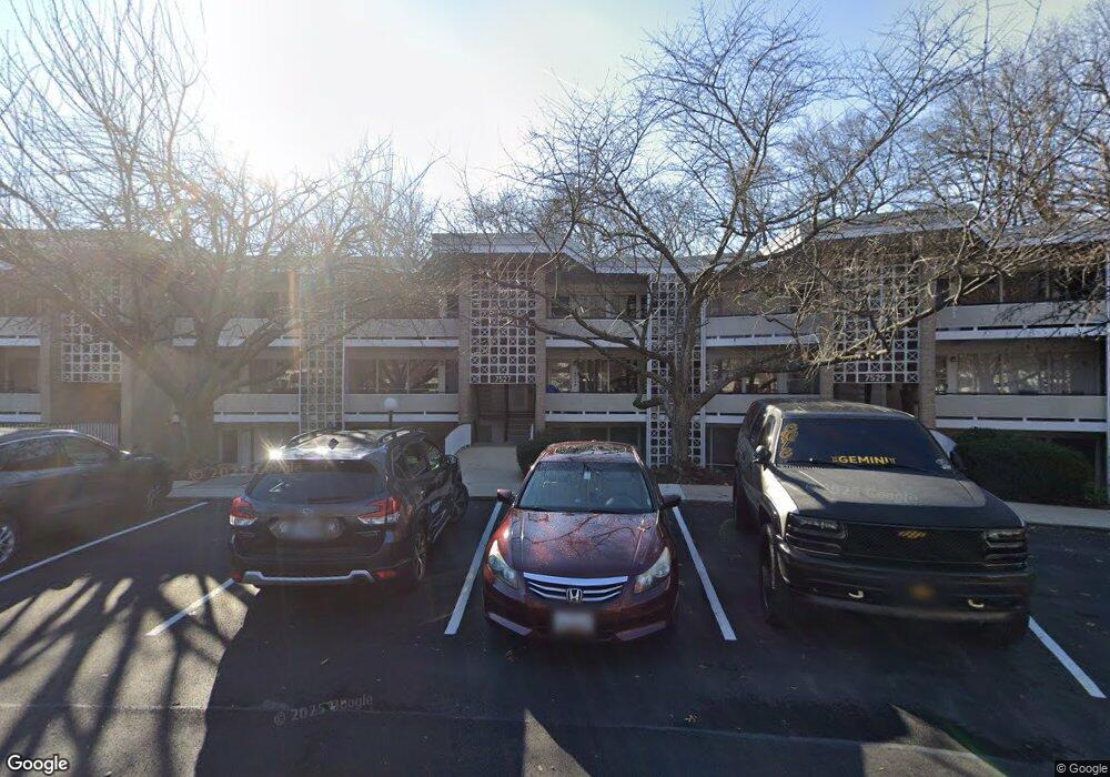 7527 Spring Lake Dr unit D2, Bethesda, MD 20817 - photo 1