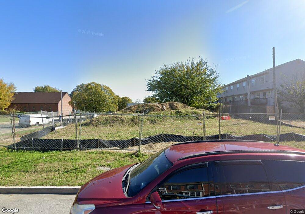 563 Baker St, Baltimore, MD 21217 - photo 1