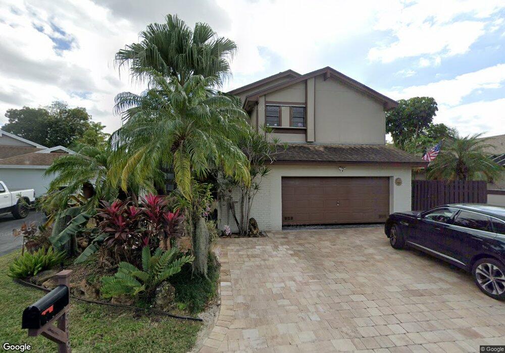 5419 SW 152nd Place Cir, Miami, FL 33185 - photo 1