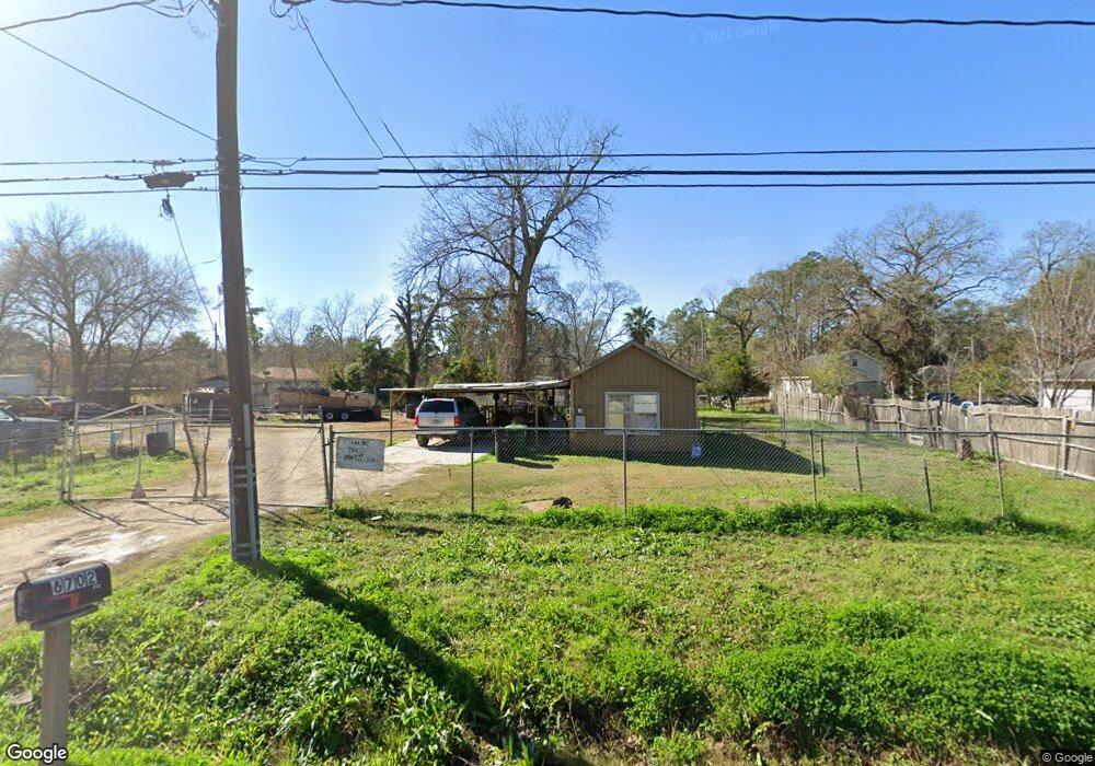 6702 Weaver Rd, Houston, TX 77028 - photo 1
