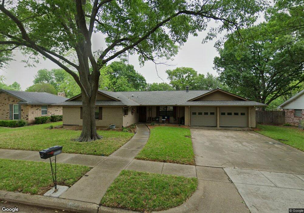 1202 Red Oak St, Ennis, TX 75119 - photo 1