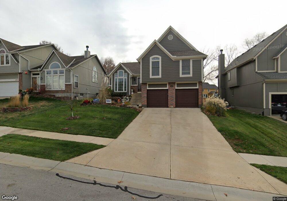 21627 W 52nd St, Shawnee, KS 66226 - photo 1