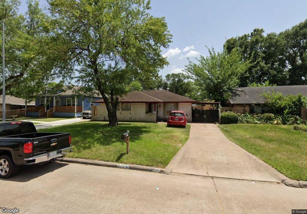 879 Marcolin St, Houston, TX 77088 - photo 1