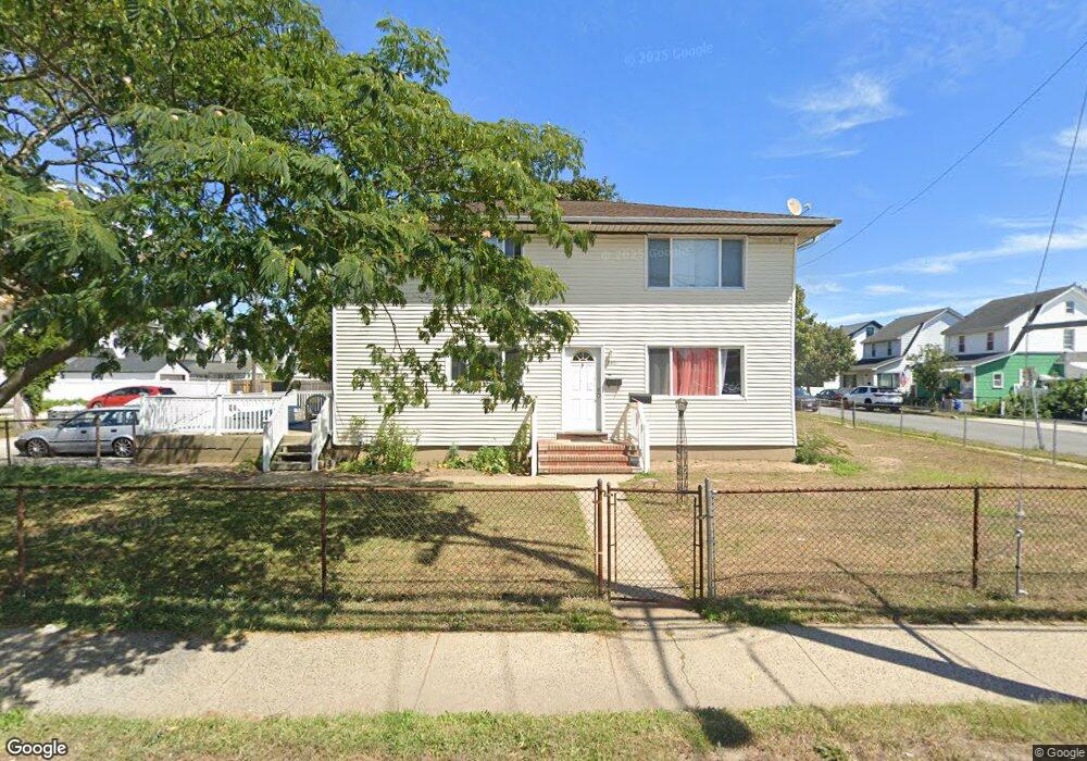 786 Wellwood Ave, Lindenhurst, NY 11757 - photo 1