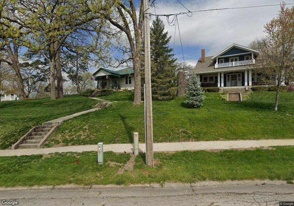 304 N 7th Ave E, Newton, IA 50208 - photo 1