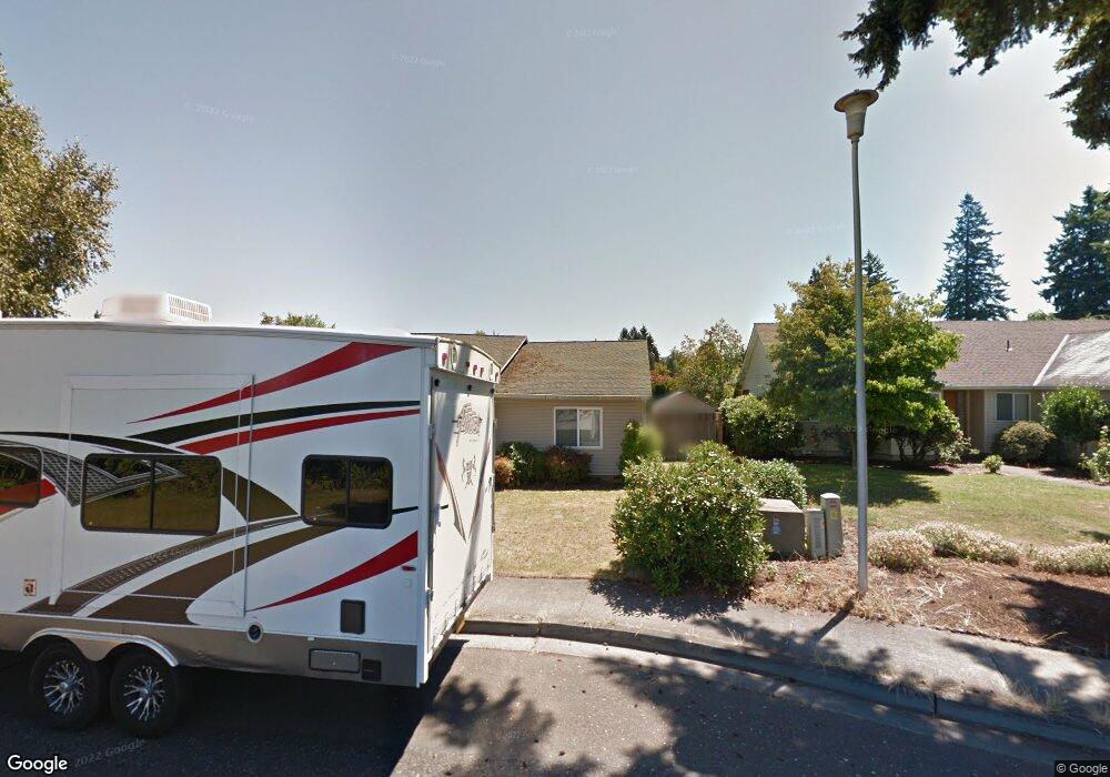 1810 N Locust St, Canby, OR 97013 - photo 1