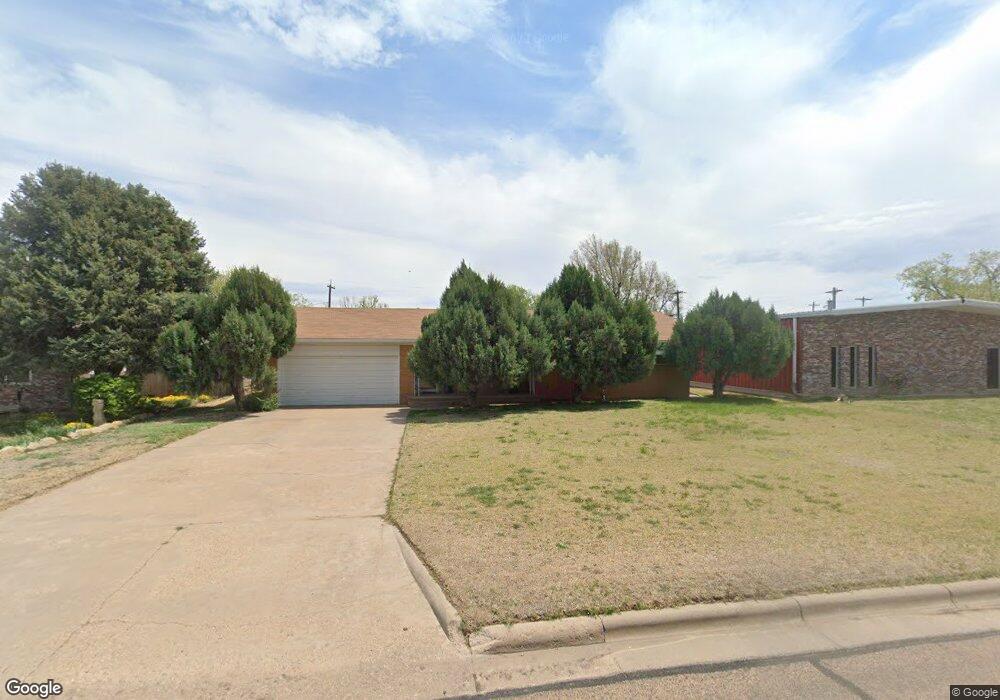 1014 S Adams St, Hugoton, KS 67951 - photo 1