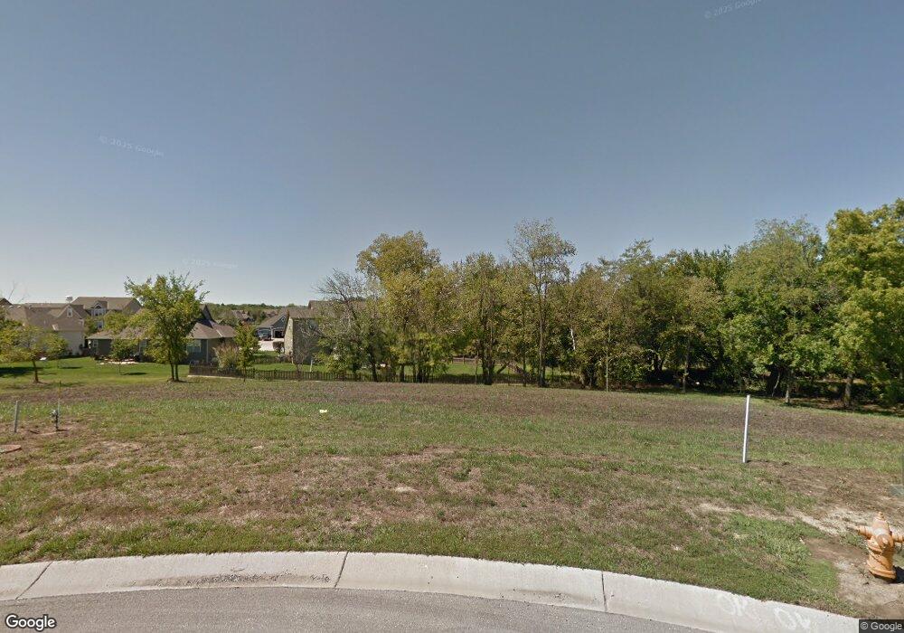 1120 SW Drake Cir, Lees Summit, MO 64082 - photo 1