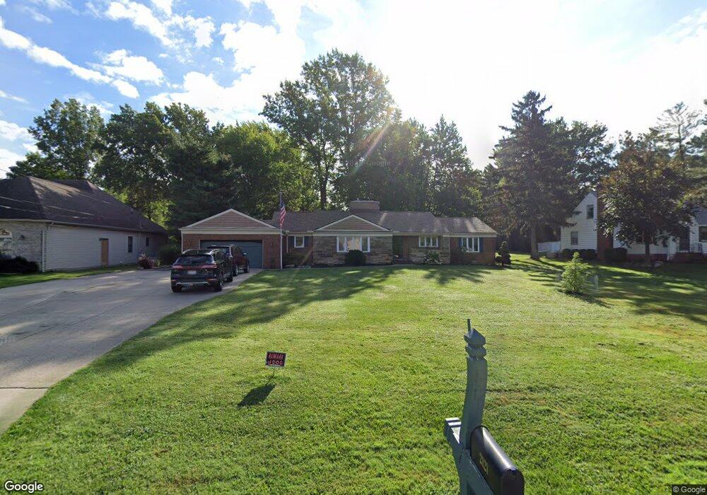 2121 Country Club Dr, Wickliffe, OH 44092 - photo 1