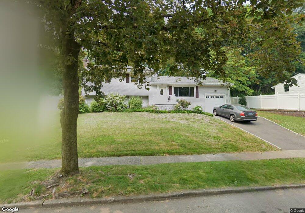 95 Bel Air Ln, Fairfield, CT 06824 - photo 1