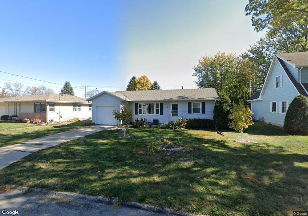 1202 E 15th St S, Newton, IA 50208 - photo 1