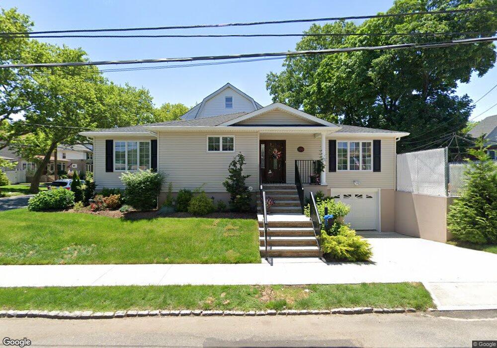 200 Locust Ave, Staten Island, NY 10306 - photo 1