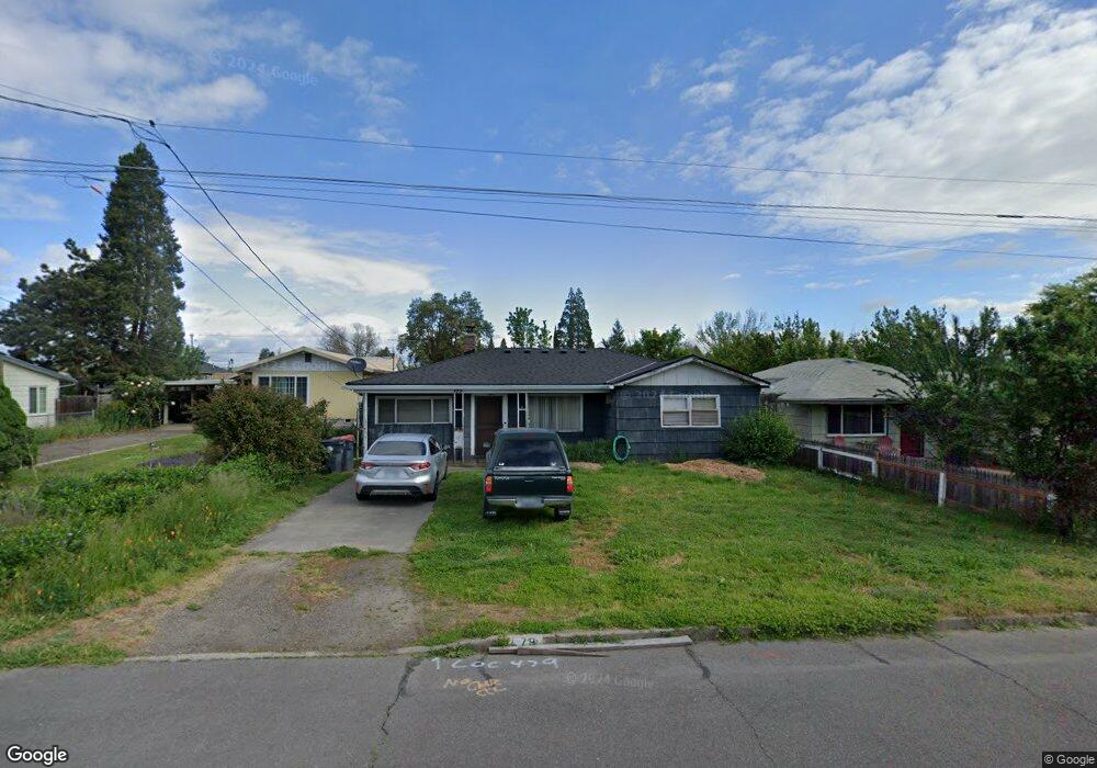 479 Grand Ave, Central Point, OR 97502 - photo 1