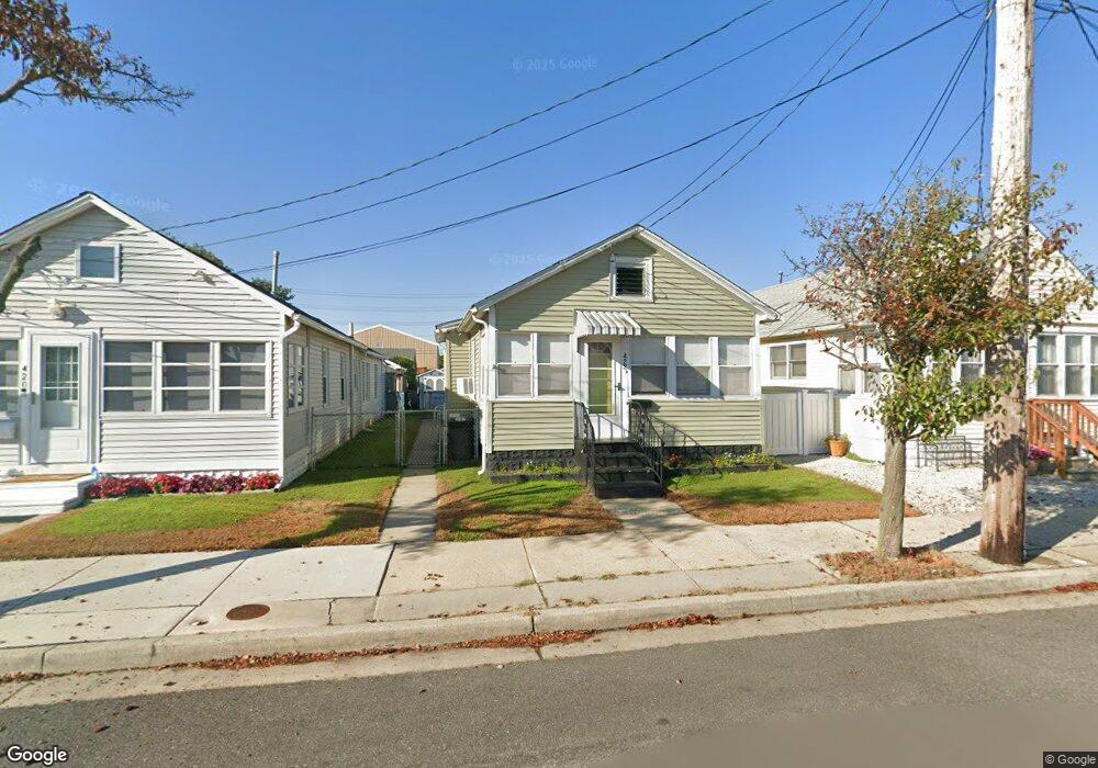 422 W Wildwood Ave, Wildwood, NJ 08260 - photo 1