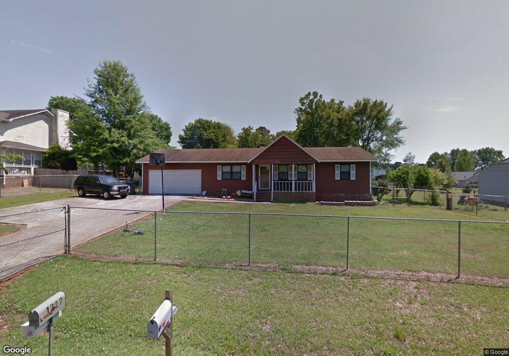 1727 Round Hill Rd, Weaver, AL 36277 - photo 1