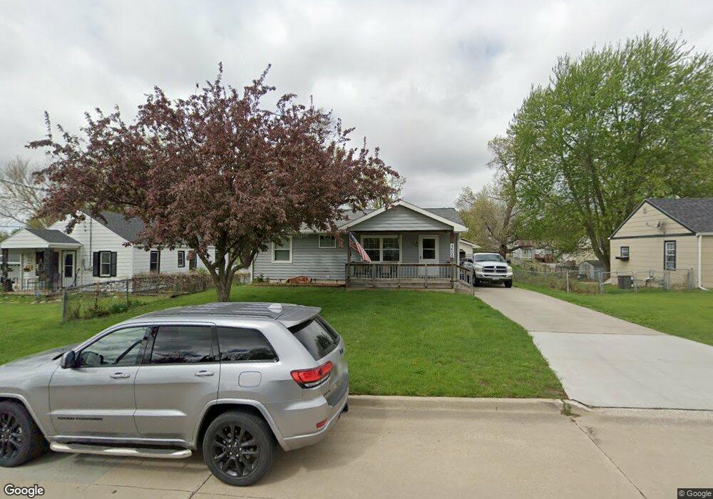 4608 SW 3rd St, Des Moines, IA 50315 - photo 1