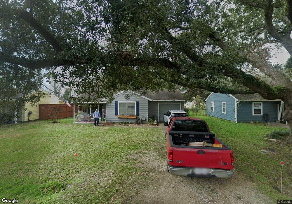 204 Mclemore Dr, Alvin, TX 77511 - photo 1