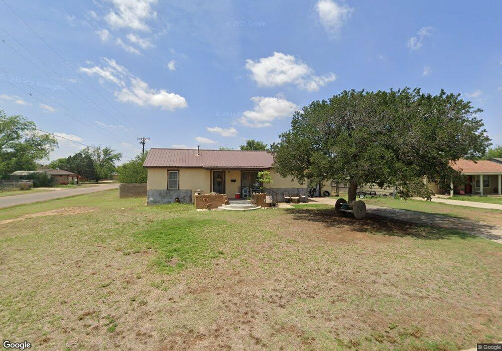 1301 Travis St, Plainview, TX 79072 - photo 1