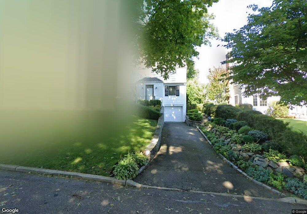 41 Normandy Ln, Manhasset, NY 11030 - photo 1