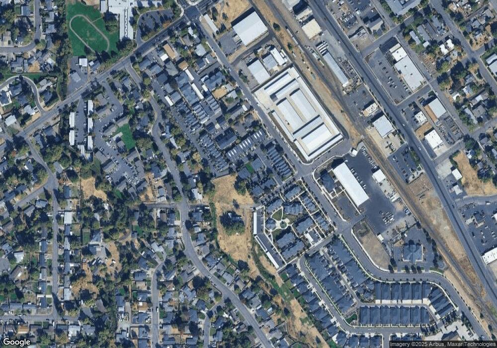 274 Tyler Ave, Central Point, OR 97502 - photo 1