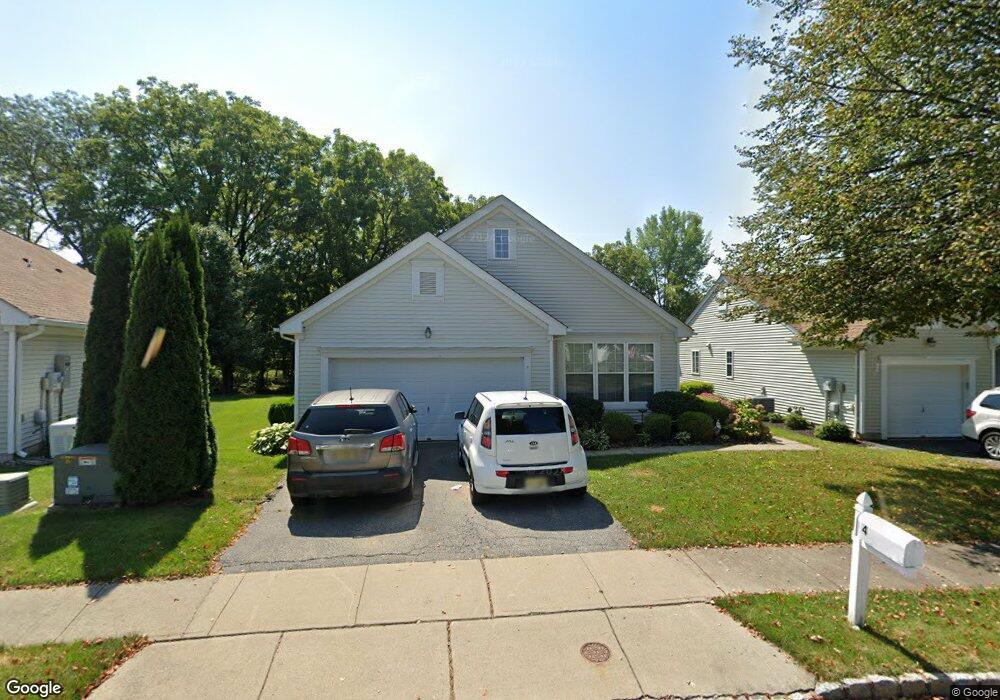 4 Buckingham Cir unit 4, Belvidere, NJ 07823 - photo 1