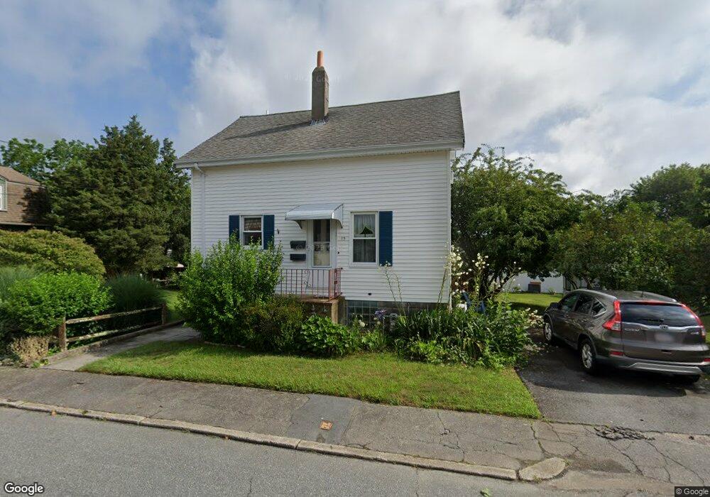 15 Arnold St, South Dartmouth, MA 02748 - photo 1