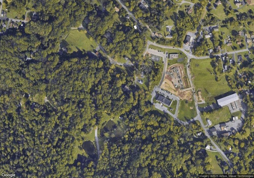 10 Warren Ln, Mohnton, PA 19540 - photo 1