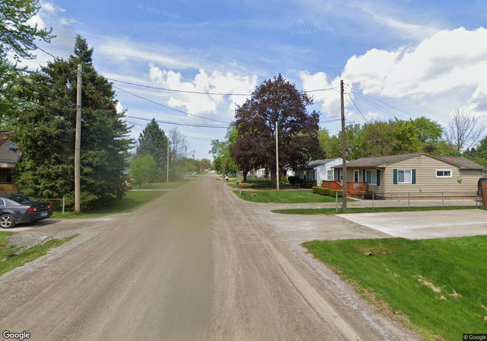 2095 Algonac Dr, Flint, MI 48532 - photo 1