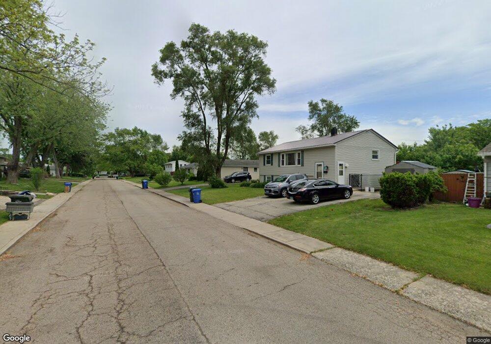 115 Pueblo Rd, Carpentersville, IL 60110 - photo 1