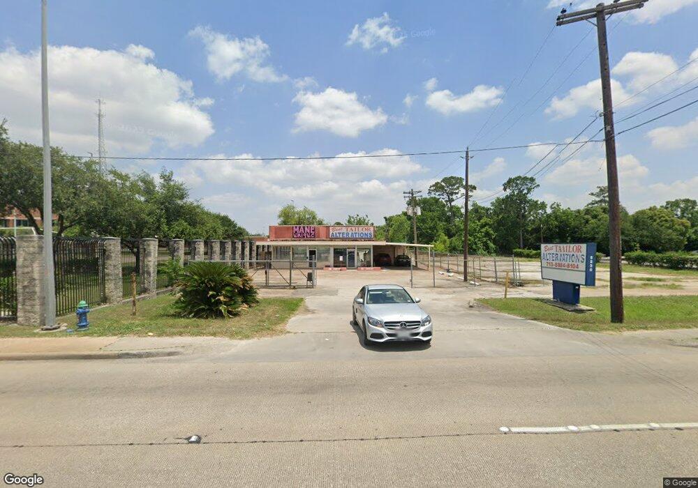 5230 N Shepherd Dr, Houston, TX 77091 - photo 1