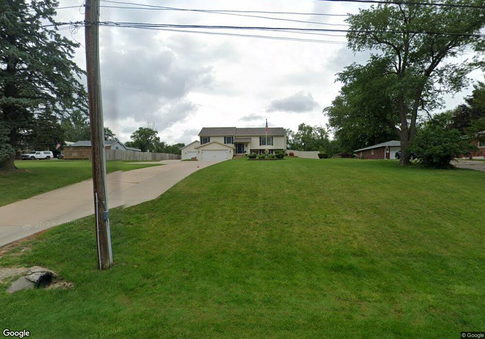 1920 W 49th St, Davenport, IA 52806 - photo 1