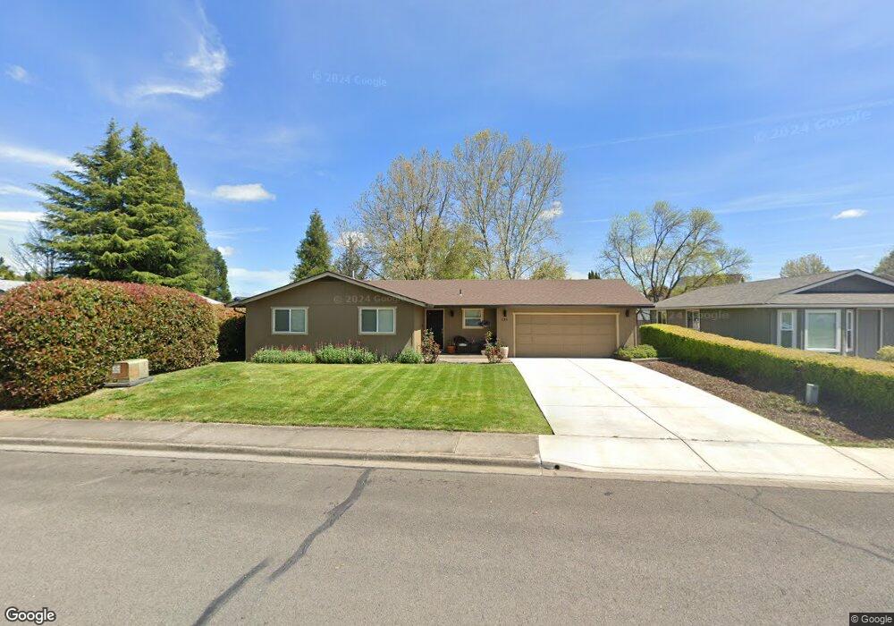 533 Glenn Way, Central Point, OR 97502 - photo 1