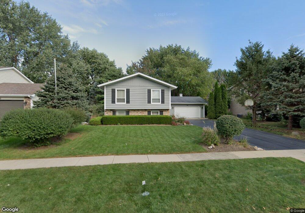 825 Tamarac Dr unit 2, Algonquin, IL 60102 - photo 1