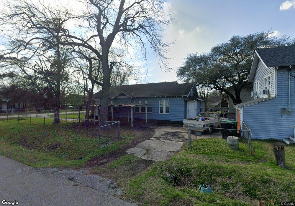 811 Lindale St, Houston, TX 77022 - photo 1
