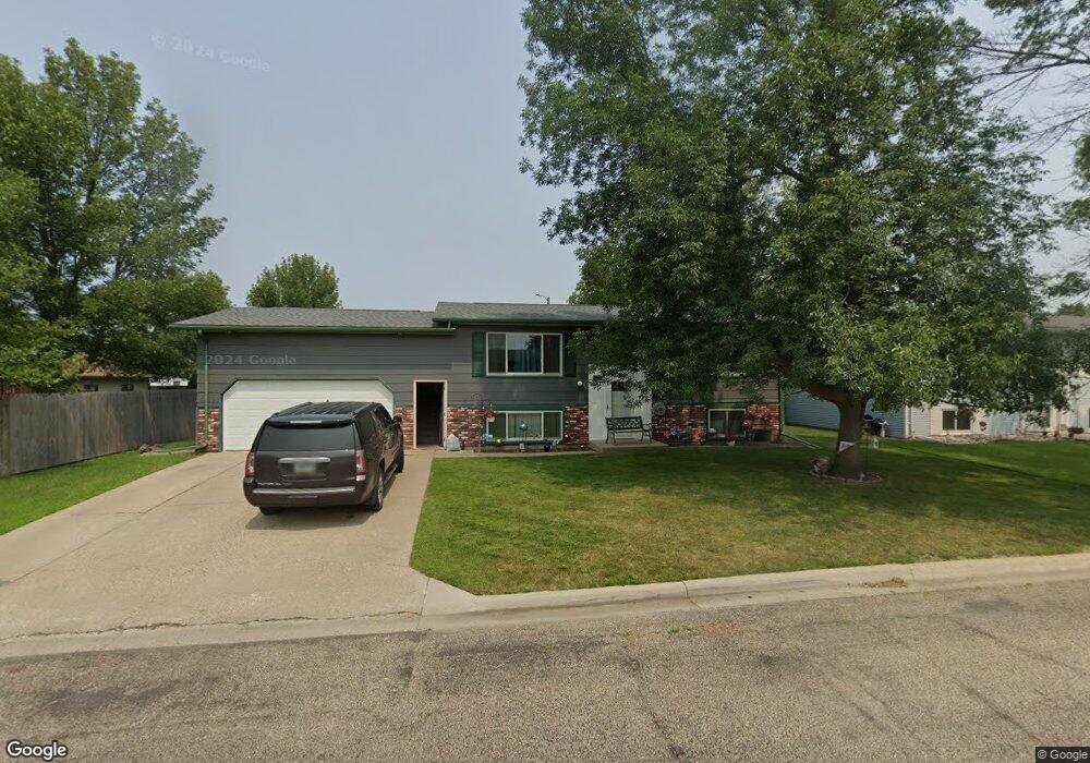805 18th St NE, Jamestown, ND 58401 - photo 1