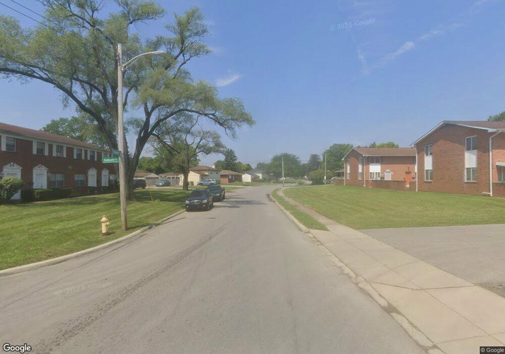 814 Kelburn Rd unit 65, Columbus, OH 43227 - photo 1