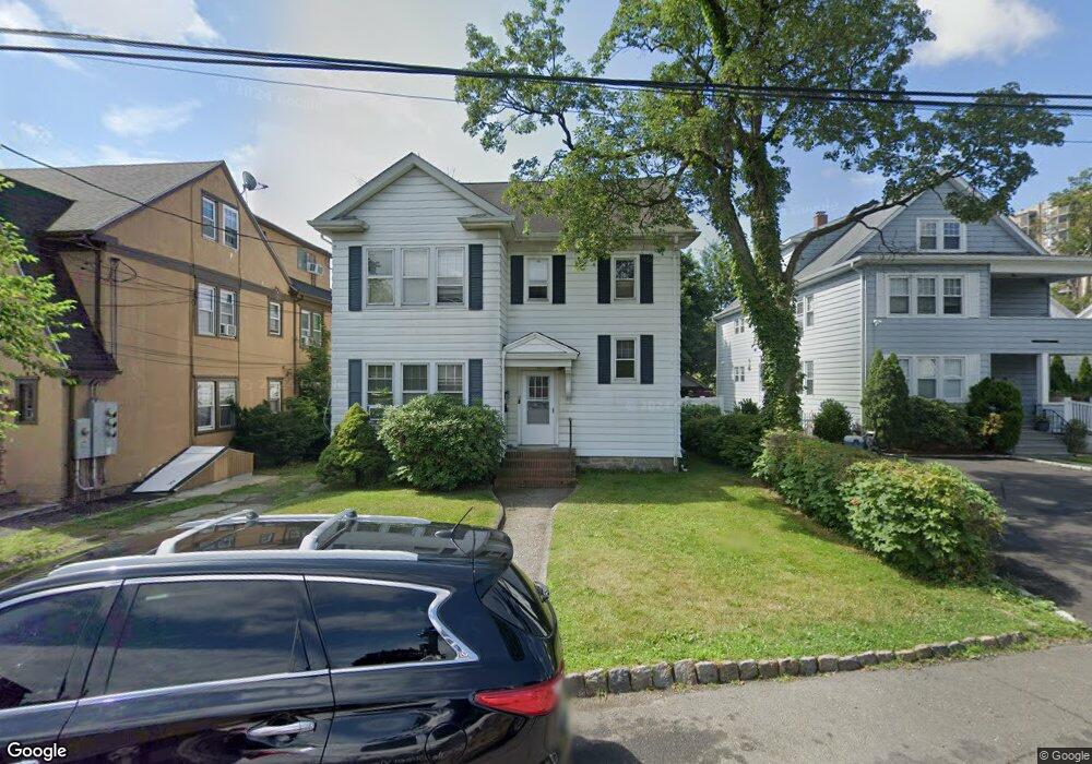 28 Hackett Cir S, Stamford, CT 06906 - photo 1