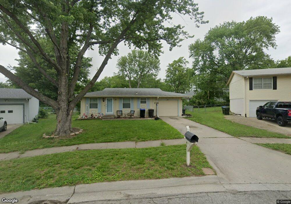3640 SW Cambridge Terrace, Topeka, KS 66610 - photo 1