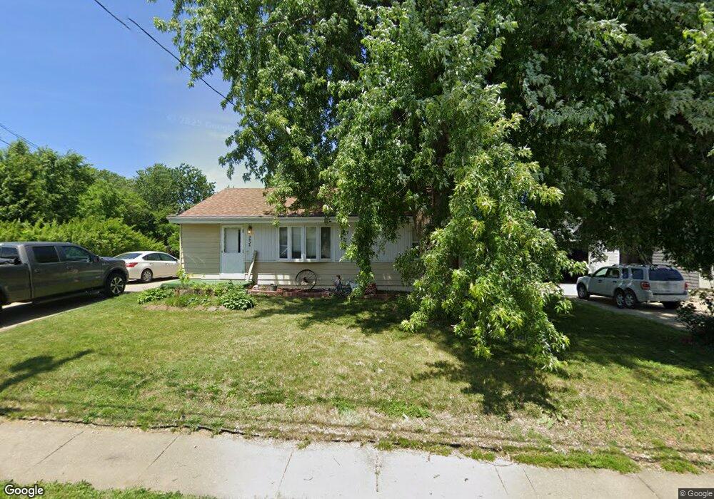 2926 E Madison Ave, Des Moines, IA 50317 - photo 1