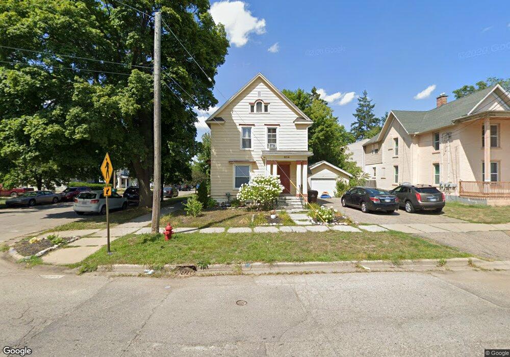 824 W Shiawassee St, Lansing, MI 48915 - photo 1