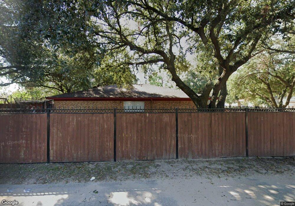 8938 Bunny Run Dr, Houston, TX 77088 - photo 1