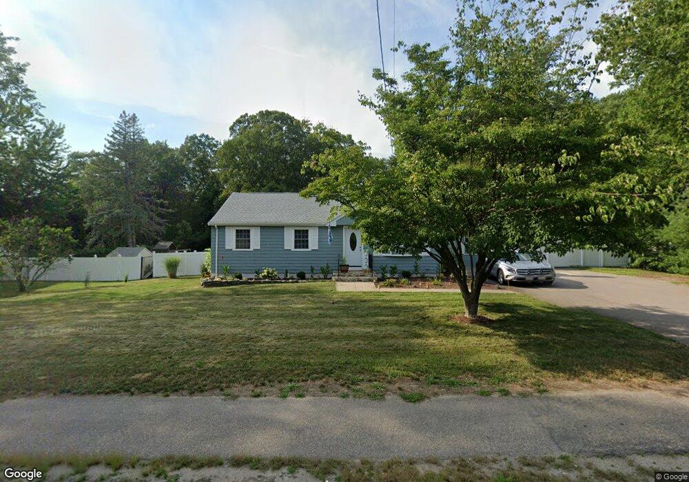 922 S Main St, Bellingham, MA 02019 - photo 1