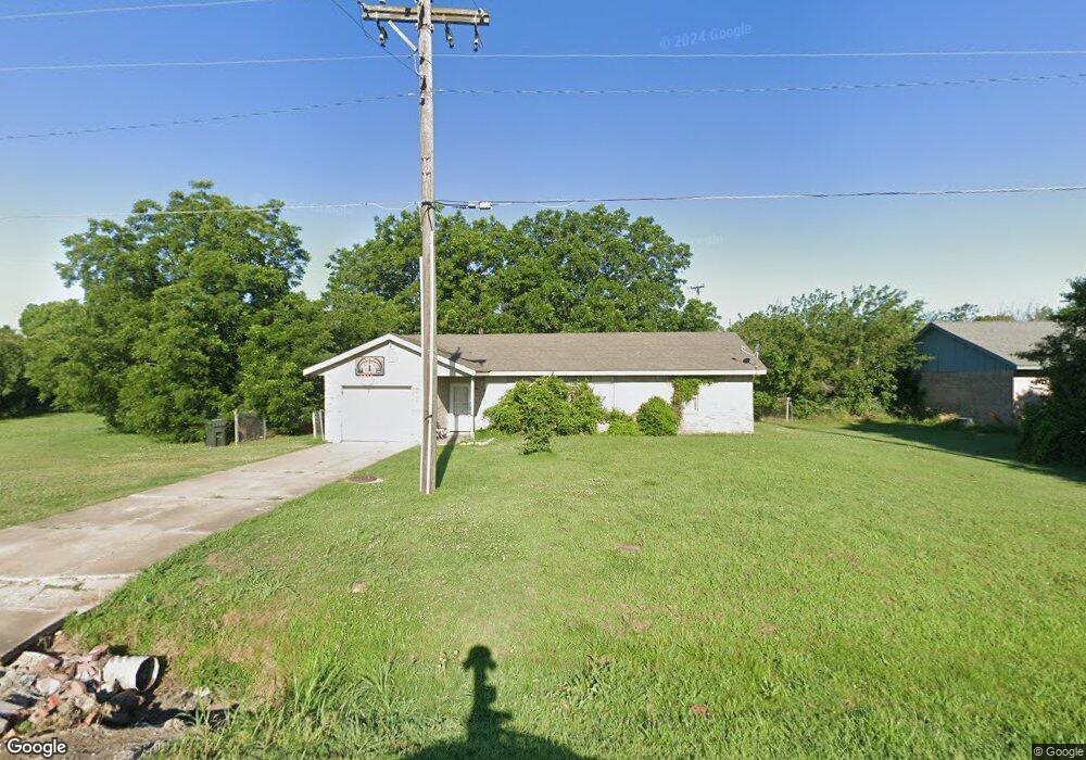 1605 S Little Ave, Cushing, OK 74023 - photo 1