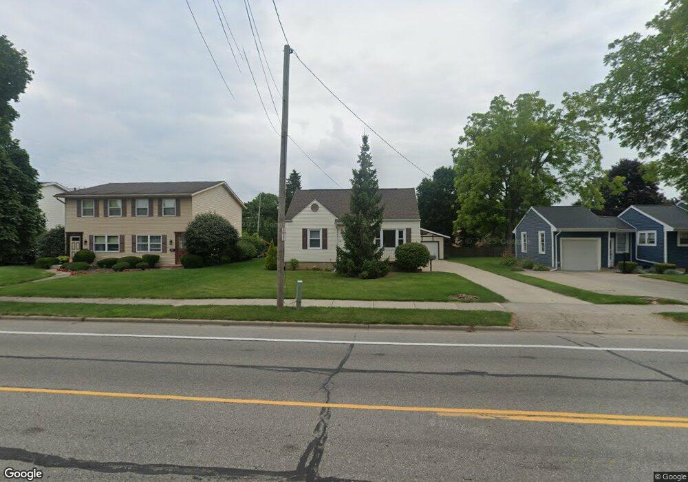 322 E Genesee St, Frankenmuth, MI 48734 - photo 1