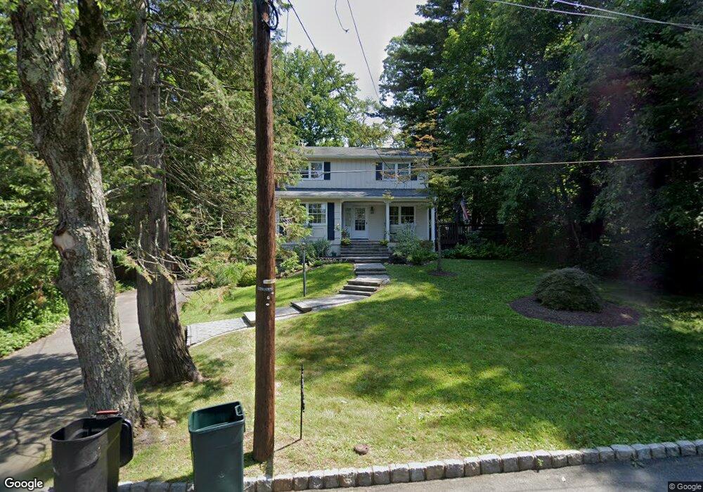 29 Laurel Dr, New Providence, NJ 07974 - photo 1