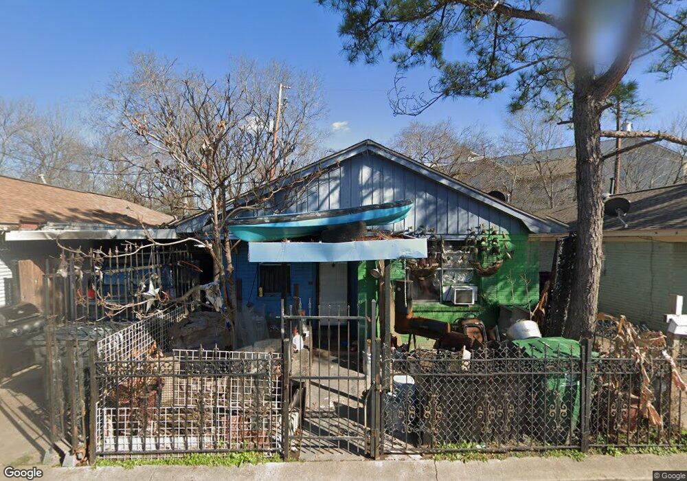 4534 Lelay Cir, Houston, TX 77022 - photo 1