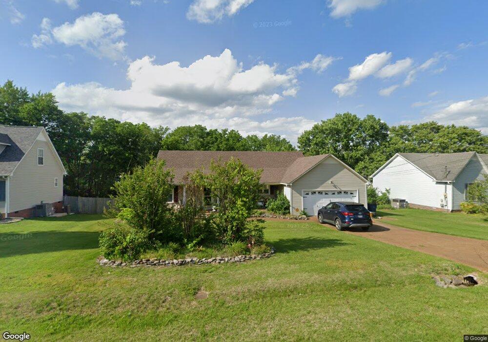 3018 Windsor Dr, Columbia, TN 38401 - photo 1